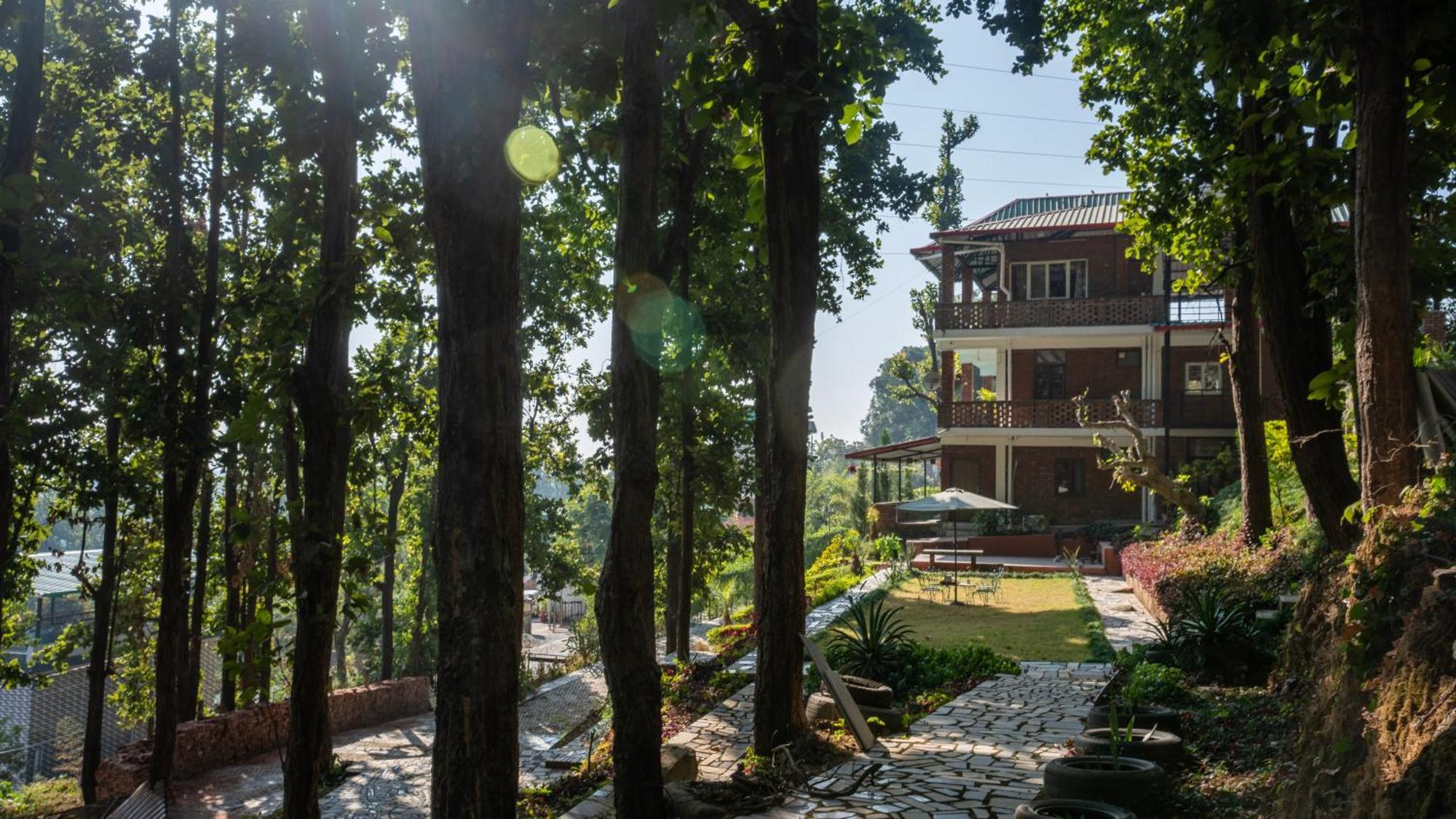 Secret Garden By The Staycationer Dehradun Dış mekan fotoğraf